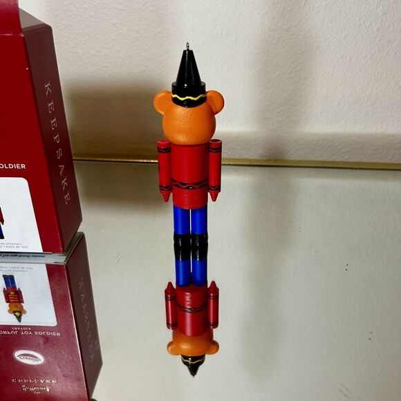 HALLMARK 2021 CRAYOLA CRAYON COLORFUL TOY SOLDIER ORANGE BEAR ORNAMENT RED - Picture 5 of 6